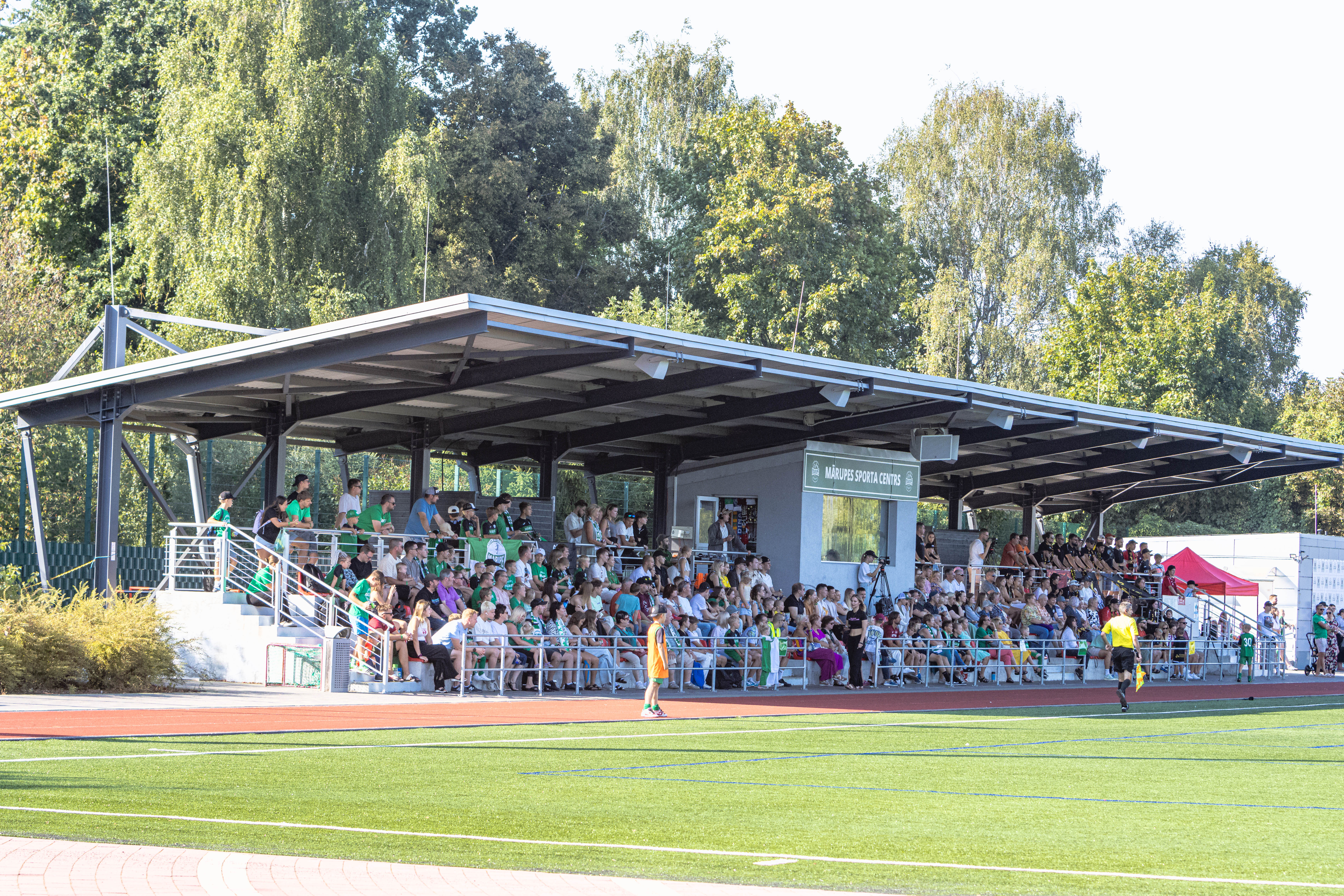 Stadiona tribīnes