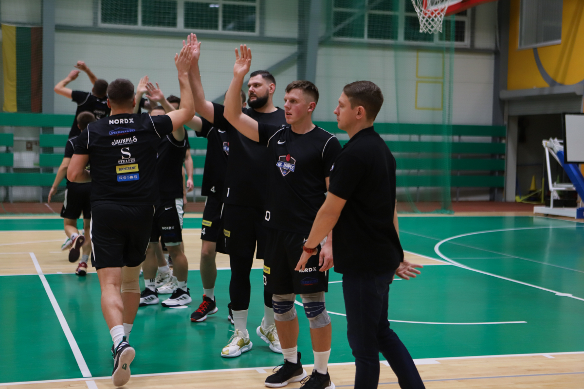 Reģionālās basketbola līgas spēle Mārupē. "Mārupes SC" : BK "Jaunpils