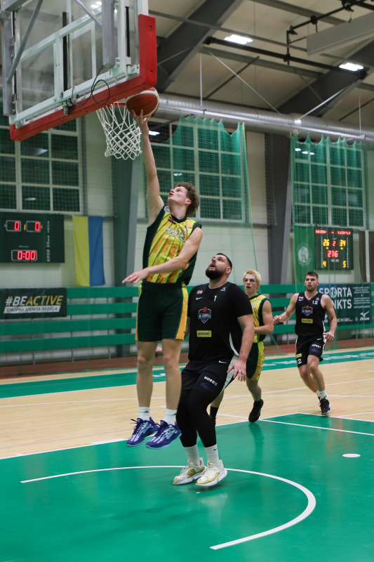 Reģionālās basketbola līgas spēle Mārupē. "Mārupes SC" : BK "Jaunpils