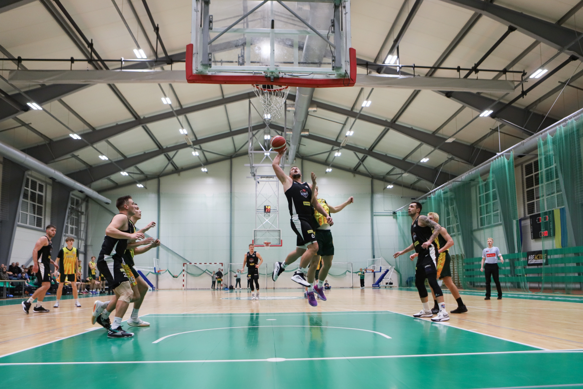 Reģionālās basketbola līgas spēle Mārupē. "Mārupes SC" : BK "Jaunpils