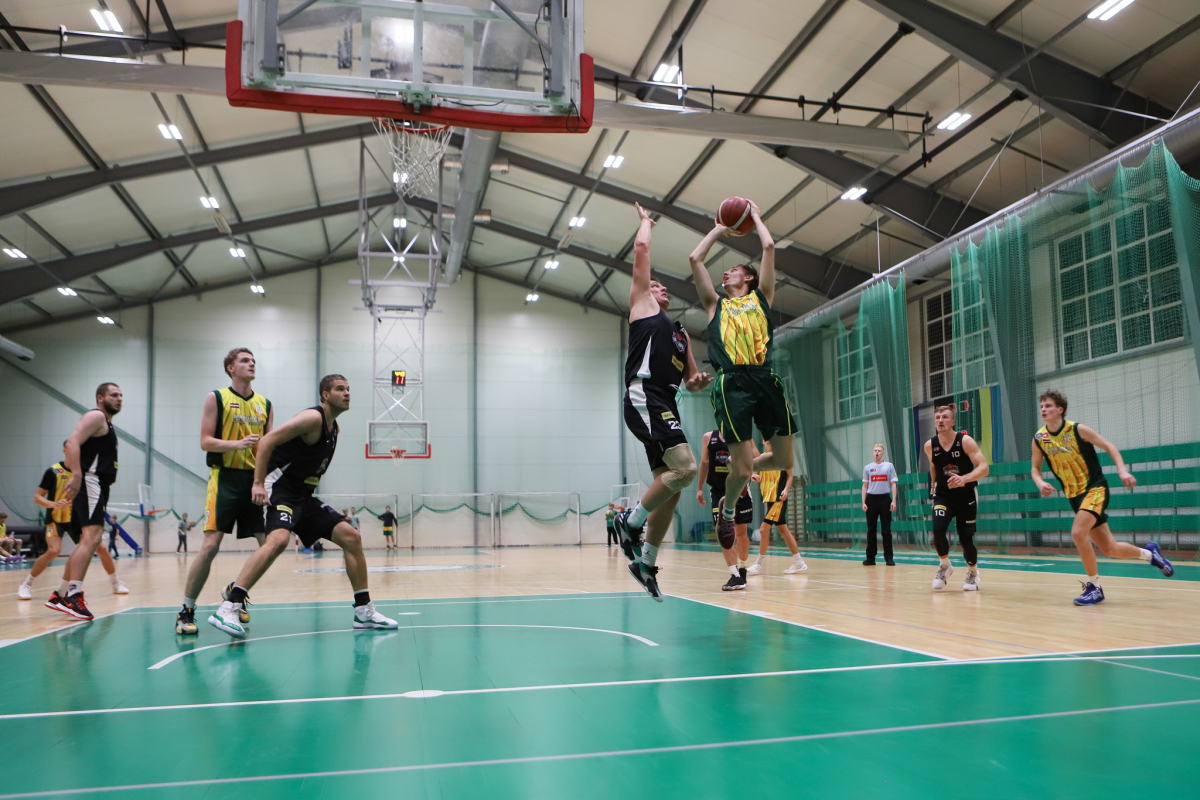 Reģionālās basketbola līgas spēle Mārupē. "Mārupes SC" : BK "Jaunpils