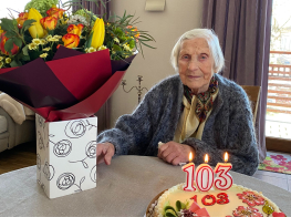 Sirsnīgi sveicam novada vecāko iedzīvotāju Liliju Celmiņu 103 gadu jubilejā