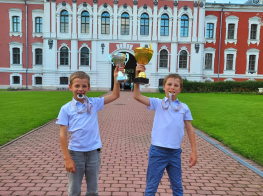 Foto: brāļi Paņķo ceļā uz Pasaules čempionātu dambretē