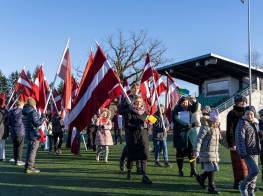 Patriotisma mēnesis skolās - karogu gājiens