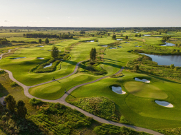 Golfa laukums no putna skatupunkta